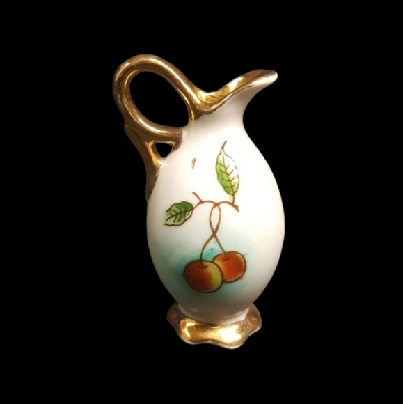 Vintage Ucagco Ceramics Japan miniature pitcher - Picture 1 of 9